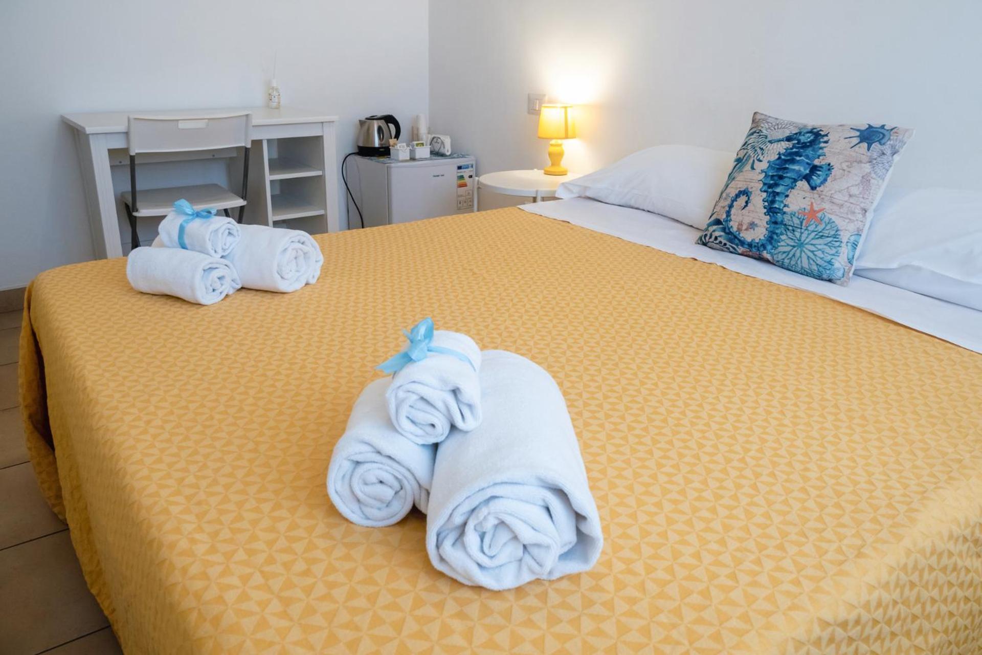Hippocampus B&B Giardini-Naxos Buitenkant foto
