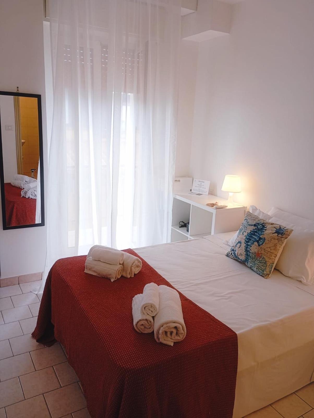 Hippocampus B&B Giardini-Naxos Buitenkant foto