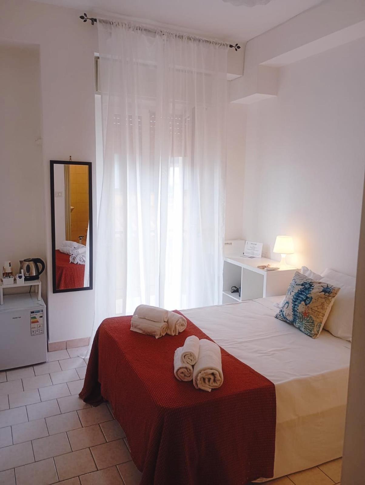 Hippocampus B&B Giardini-Naxos Buitenkant foto