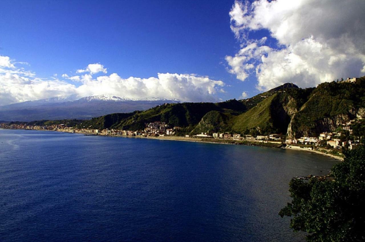 Hippocampus B&B Giardini-Naxos Buitenkant foto